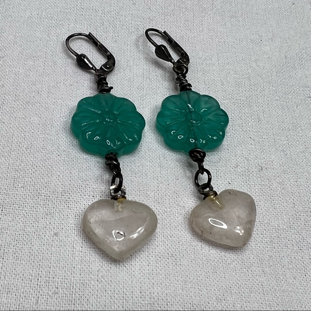 New HANDMADE Boho Green Flower & Heart Drop Earrings